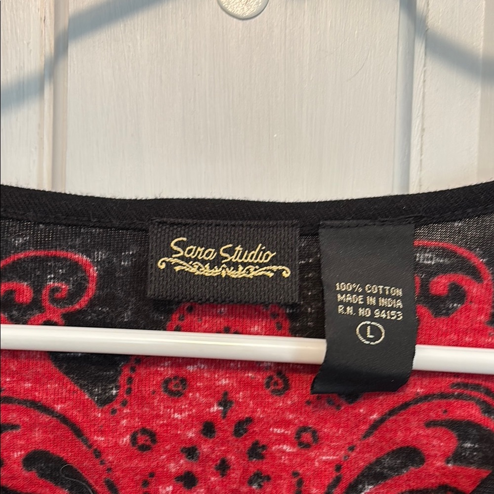 Sara Studio Red and Black 3/4 Sleeve Graphic Blouse - Picture 2 of 5